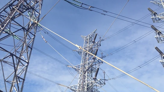 El precio de la luz sube este domingo un 34% y alcanza los 117 euros El precio de la luz sube este domingo un 34% y alcanza los 117 euros