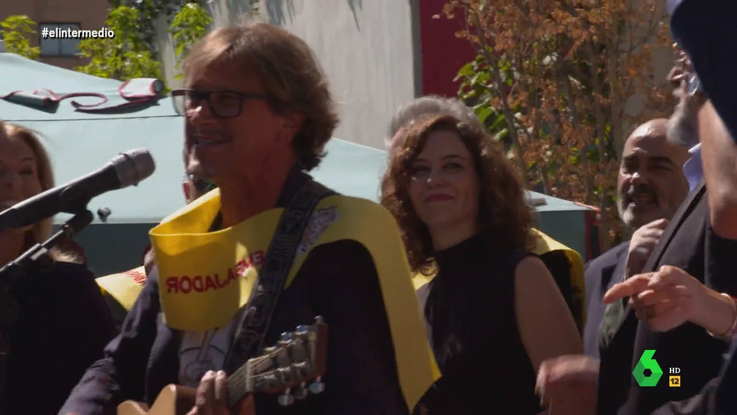 La cómica reacción de Isma Juárez al ver bailar a Ayuso en el acto de Tabarnia La cómica reacción de Isma Juárez al ver bailar a Ayuso en el acto de Tabarnia