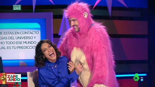 La reacción de Dani Mateo cuando Lorena Castell le dice en directo que va a ser padre en 2023 La reacción de Dani Mateo cuando Lorena Castell le dice en directo que va a ser padre en 2023