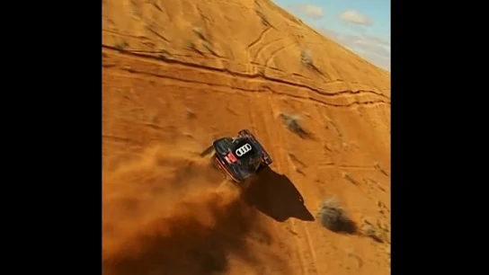 El increíble vídeo de Carlos Sainz escalando una duna en el Dakar El increíble vídeo de Carlos Sainz escalando una duna en el Dakar