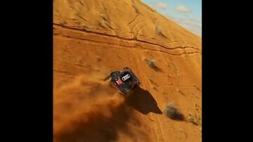 El increíble vídeo de Carlos Sainz escalando una duna en el Dakar