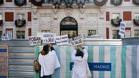 Una nueva huelga de tres días en las urgencias extrahospitalarias, desde este lunes hasta el miércoles, hace prever un año de conflictividad en la sanidad madrileña. Una nueva huelga de tres días en las urgencias extrahospitalarias, desde este lunes hasta el miércoles, hace prever un año de conflictividad en la sanidad madrileña.