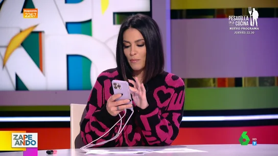 La reacción en directo de Lorena Castell al buscar en el móvil la foto del rey Gaspar de Madrid La reacción en directo de Lorena Castell al buscar en el móvil la foto del rey Gaspar de Madrid
