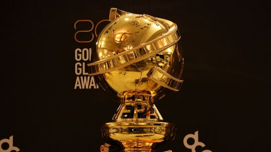 Una estatuilla de los premios Globos de Oro