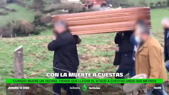 Féretro a hombros y botas de montaña: así tienen que enterrar a sus familiares los vecinos de San Martín de Ondes Féretro a hombros y botas de montaña: así tienen que enterrar a sus familiares los vecinos de San Martín de Ondes