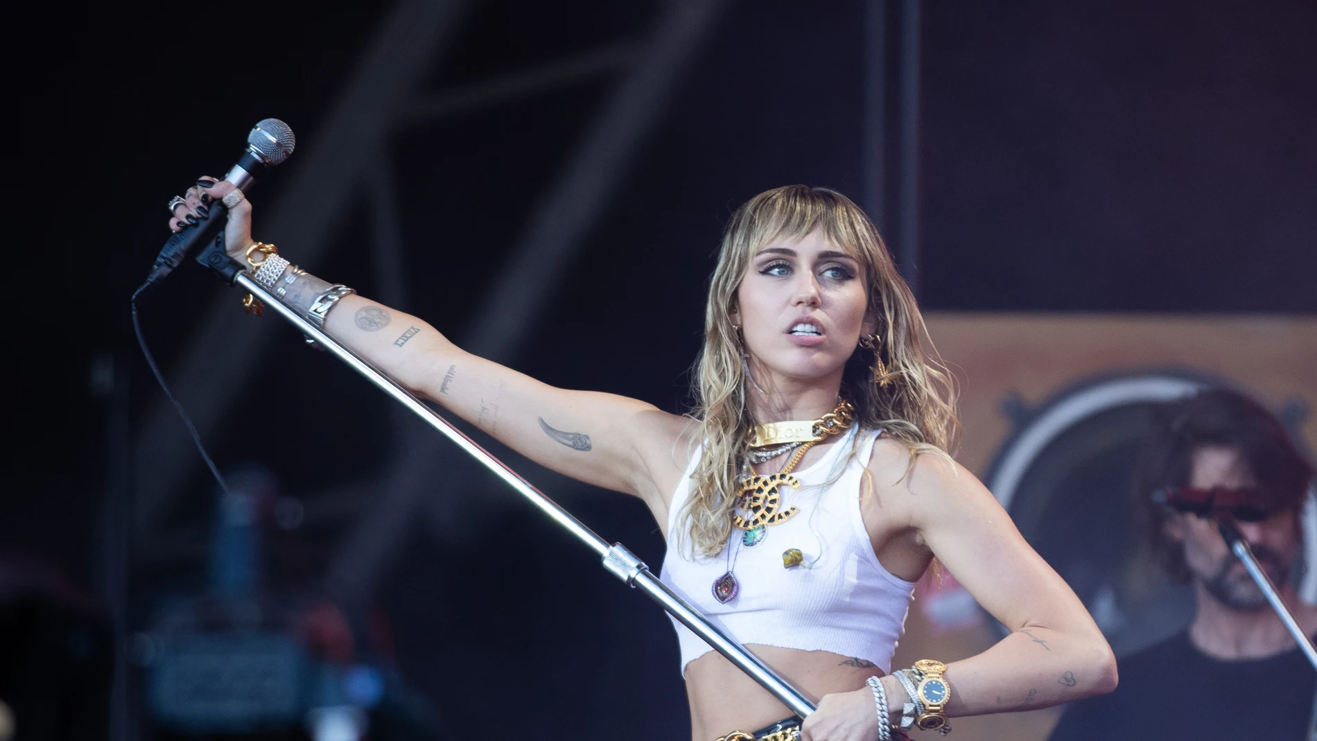 La cantante Miley Cyrus durante un concierto en Glastonbury Festival en 2019.