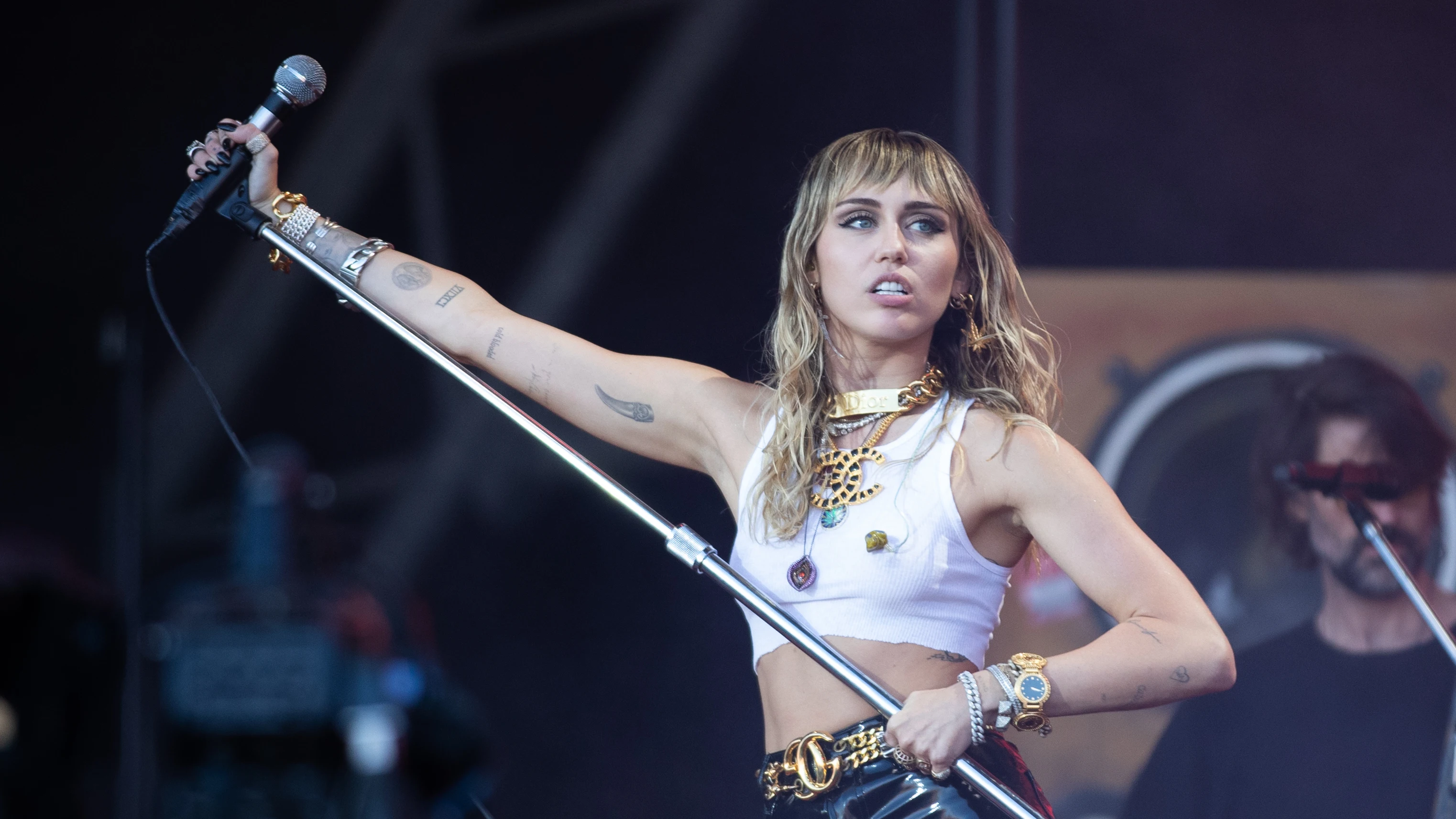 La cantante Miley Cyrus durante un concierto en Glastonbury Festival en 2019.