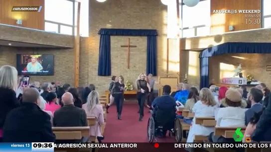 Organiza un 'flashmob' para su propio funeral con una canción de Queen Organiza un 'flashmob' para su propio funeral con una canción de Queen