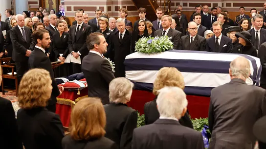 Los reyes de España, Felipe VI y Letizia, en la Catedral Metropolitana de Atenas. Los reyes de España, Felipe VI y Letizia, en la Catedral Metropolitana de Atenas.