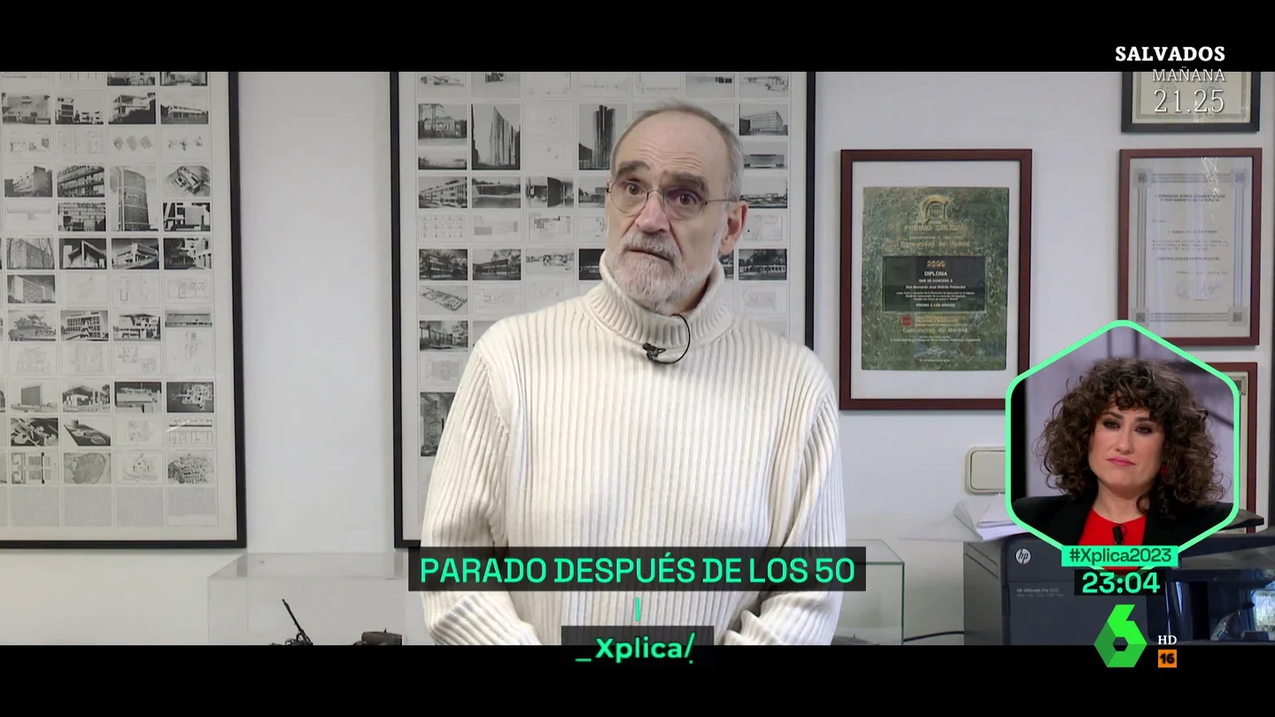 Bernardo, arquitecto parado Bernardo, arquitecto parado