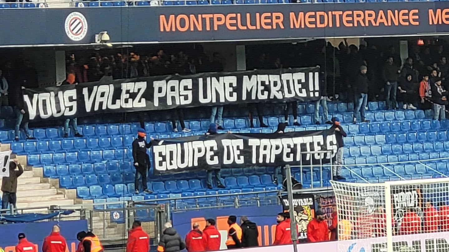 Pancarta homófoba en la Ligue 1 Pancarta homófoba en la Ligue 1