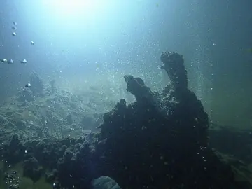 Volcán submarino Kolumbo, cerca de Santorini, Grecia Volcán submarino Kolumbo, cerca de Santorini, Grecia