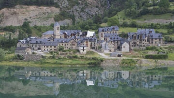 Vista de la localidad de Lanuza, en el Pirineo aragonés.
