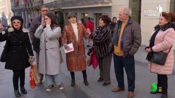 "El PP ya no es derecha sino centro": la respuesta de una mujer que hace que una chica se lleve las manos a la cara