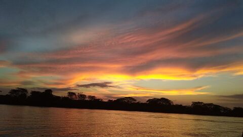 Atardecer en Rio Magdalena
