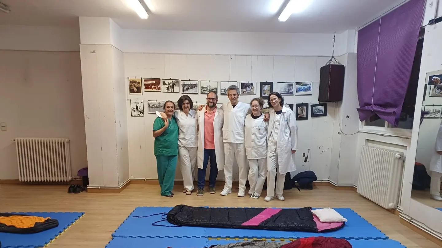 Primera noche de encierro de los médicos y pediatras de Atención Primaria en Madrid Primera noche de encierro de los médicos y pediatras de Atención Primaria en Madrid