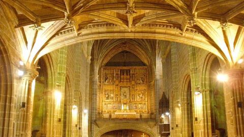 Interior del Real Monasterio de Santo Tomás