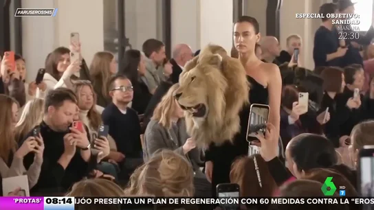 Lobos, leones y Swarovskis: los diseños más espectaculares y arriesgados de la semana de la moda de París Lobos, leones y Swarovskis: los diseños más espectaculares y arriesgados de la semana de la moda de París