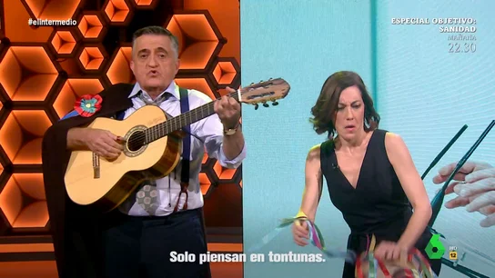 Un 'tuno' interrumpe a Cristina Gallego para criticar que el Gobierno quiera hacer la tuna mixta Un 'tuno' interrumpe a Cristina Gallego para criticar que el Gobierno quiera hacer la tuna mixta