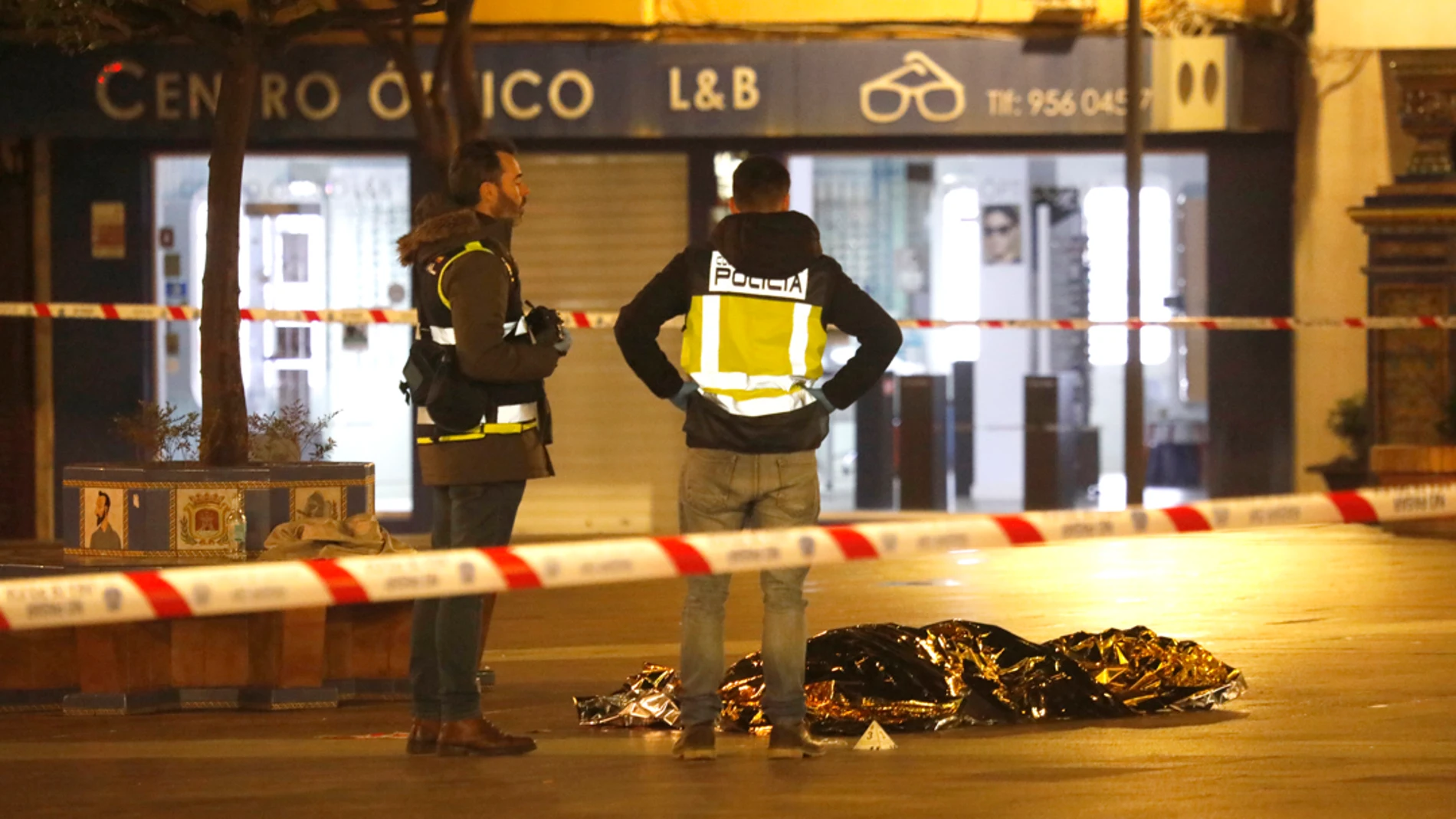 Al menos un muerto y cuatro heridos en un presunto ataque terrorista en Algeciras