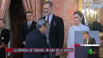 El embajador de Irán no da la mano a la reina Letizia en una recepción en el Palacio Real