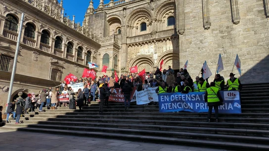 La Atención Primaria gallega y catalana sale a la calle de nuevo para pedir mayor inversión La Atención Primaria gallega y catalana sale a la calle de nuevo para pedir mayor inversión