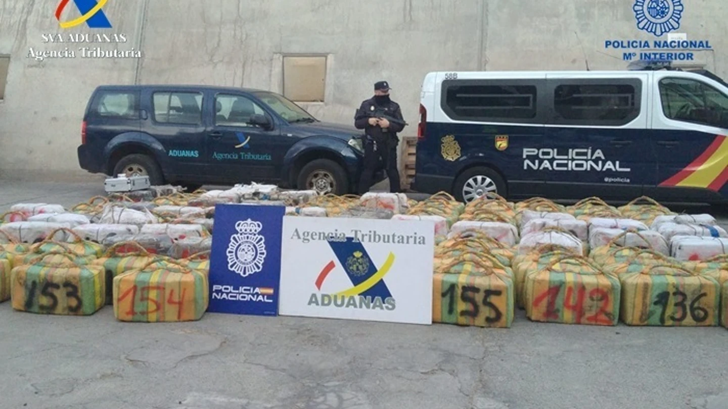 Incautan 4.500 kilos de cocaína escondidos en un buque de transporte de ganado Incautan 4.500 kilos de cocaína escondidos en un buque de transporte de ganado