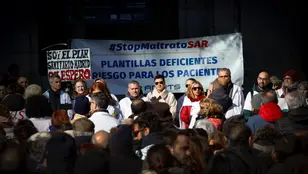 Concentración en Madrid en defensa de la sanidad pública bajo el lema 'Por una atención primaria de calidad'