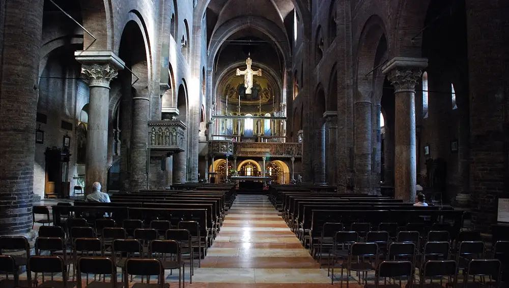 Interior de la Catedral de Módena