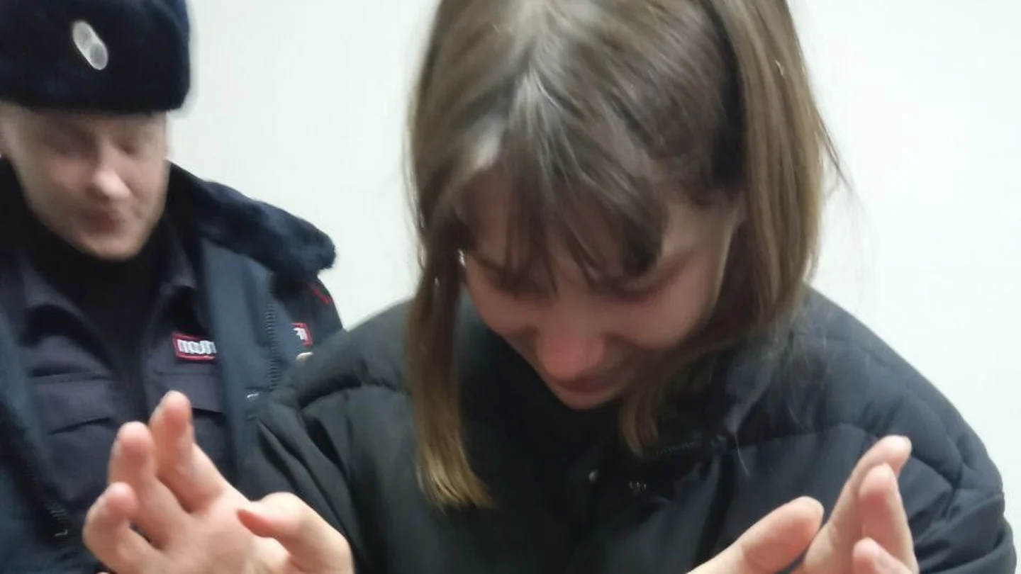 Olesya Krivtsova detenida Olesya Krivtsova detenida