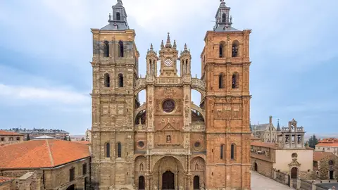 Catedral de Astorga y Casa del Sacristán Catedral de Astorga y Casa del Sacristán