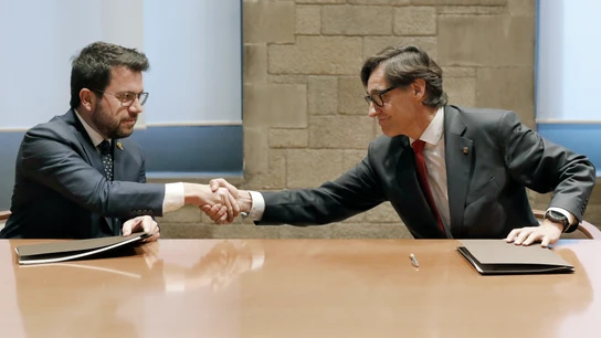 El presidente de la Generalitat, Pere Aragonès, y el líder del PSC, Salvador Illa El presidente de la Generalitat, Pere Aragonès, y el líder del PSC, Salvador Illa