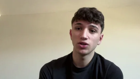 "Hijo de puta, me cago en tus muertos": los insultos del agresor que abofeteó a su pareja en directo en TikTok "Hijo de puta, me cago en tus muertos": los insultos del agresor que abofeteó a su pareja en directo en TikTok