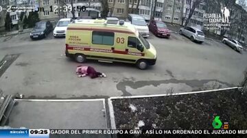 Una ambulancia atropella a una mujer y se da a la fuga