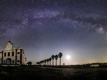 Fin de semana en Monsaraz: de monumentos megalíticos al cielo portugués y una noche en el lago Alqueva Fin de semana en Monsaraz: de monumentos megalíticos al cielo portugués y una noche en el lago Alqueva
