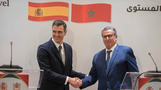 España y Marruecos firman una veintena de acuerdos y pactan no ofender sus "esferas de soberanía" España y Marruecos firman una veintena de acuerdos y pactan no ofender sus "esferas de soberanía"