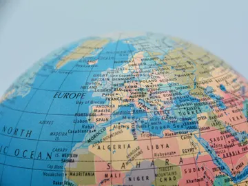 Mapa de Europa y globo del mundo Mapa de Europa y globo del mundo