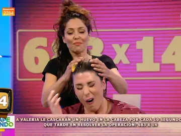 Patricia Pérez rompe 5 huevos en la cabeza a Valeria Ros por no resolver esta multiplicación