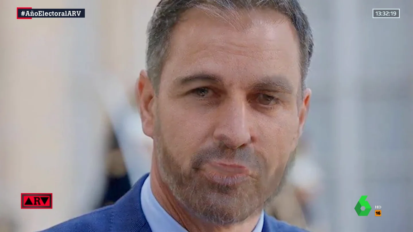 Podemos 'transforma' a Sánchez en Abascal Podemos 'transforma' a Sánchez en Abascal