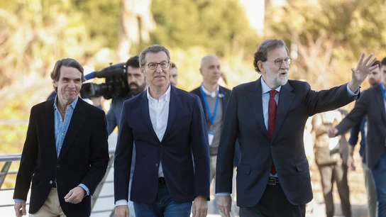 Aznar y Rajoy arropan a Feijóo en la XXVI Intermunicipal del PP Aznar y Rajoy arropan a Feijóo en la XXVI Intermunicipal del PP