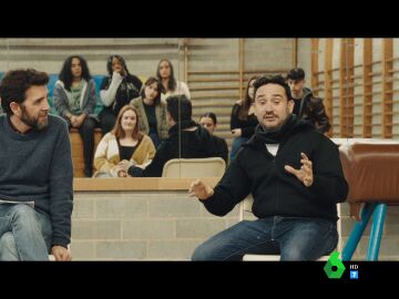 El rotundo mensaje de Bayona a los padres y madres: &quot;No sabéis la importancia del mando distancia para educar a vuestros hijos&quot;
