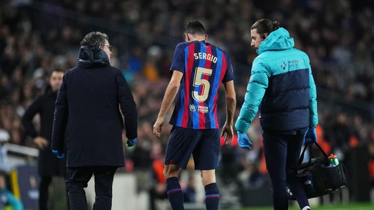 Busquets se retira lesionado Busquets se retira lesionado