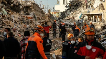 Edificios derruidos tras el terremoto de Esmirna de octubre de 2020