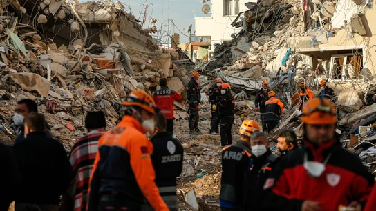 Edificios derruidos tras el terremoto de Esmirna de octubre de 2020 Edificios derruidos tras el terremoto de Esmirna de octubre de 2020