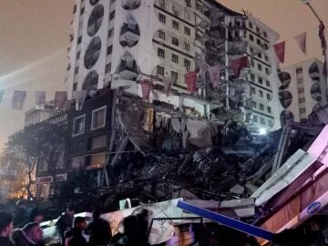 Two new strong aftershocks shake Turkey in full rescue efforts under the rubble