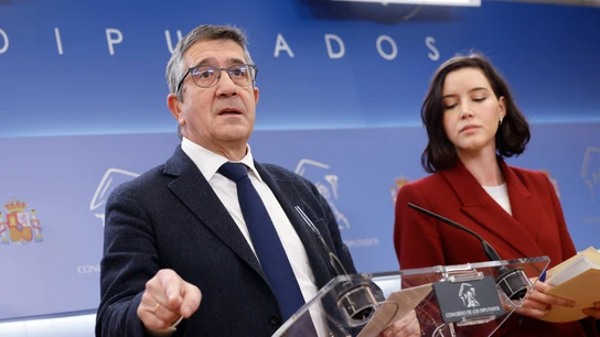 Patxi López, portavoz del grupo socialista en el Congreso, y Andrea Fernández, secretaria de Igualdad del PSOE Patxi López, portavoz del grupo socialista en el Congreso, y Andrea Fernández, secretaria de Igualdad del PSOE