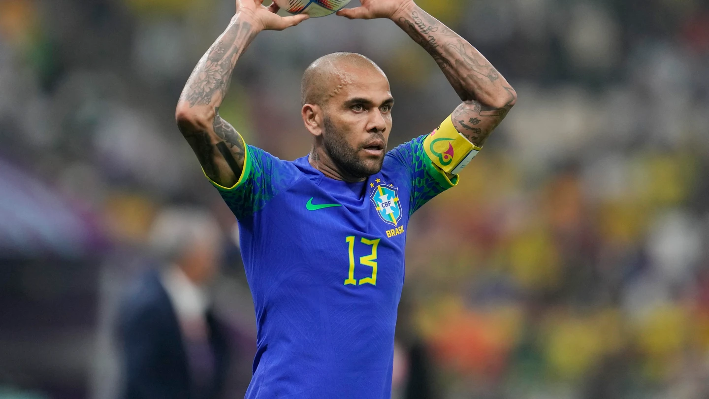 Dani Alves, durante un partido con la selección de Brasil Dani Alves, durante un partido con la selección de Brasil