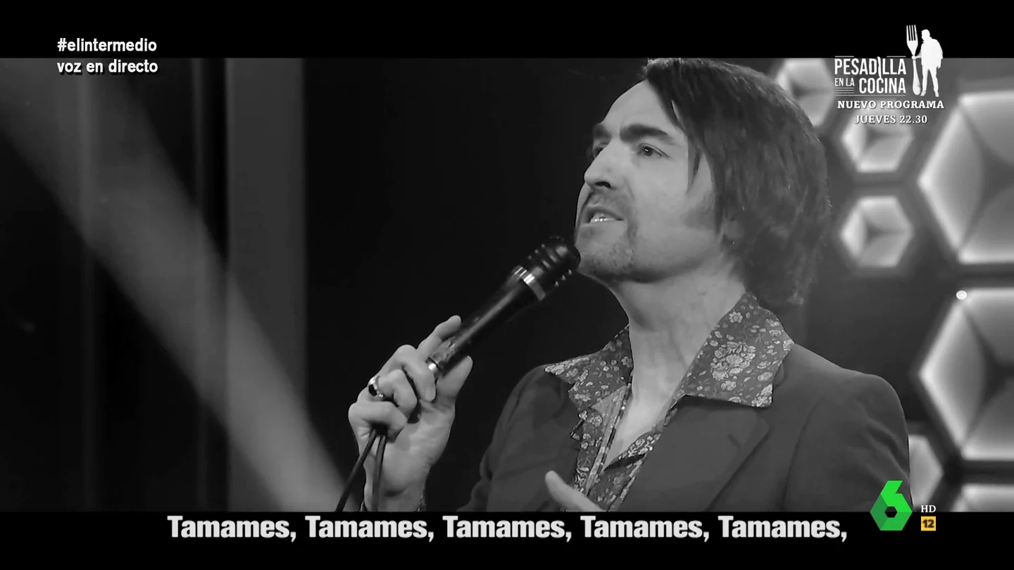 Raúl Pérez imita a Nino Bravo para dedicar una canción a Ramón Tamames: "Él era comunista pero ahora está con Abascal" Raúl Pérez imita a Nino Bravo para dedicar una canción a Ramón Tamames: "Él era comunista pero ahora está con Abascal"