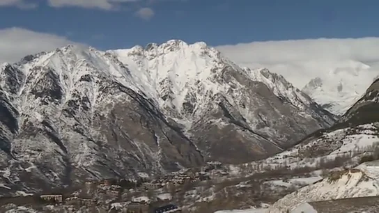 Guía del Valle de Benasque de Luz Gabás: del Mirador del Clot a Anciles Guía del Valle de Benasque de Luz Gabás: del Mirador del Clot a Anciles