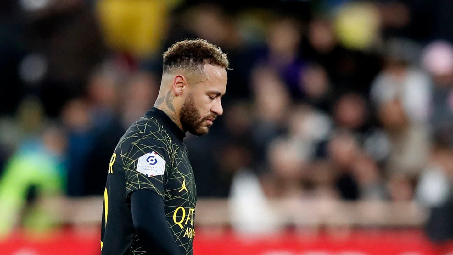 Neymar, cabizbajo Neymar, cabizbajo